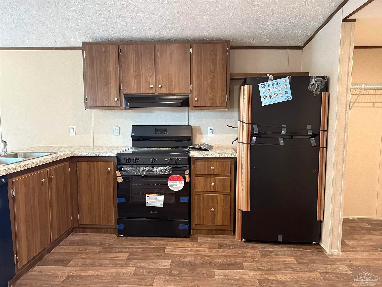 3 bed, 1038 sqft, $1,095 — Photo 3