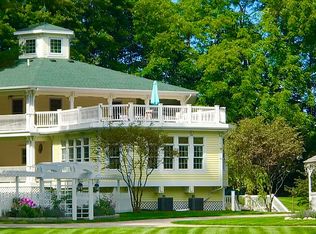 760 6th St, Pentwater, MI 49449