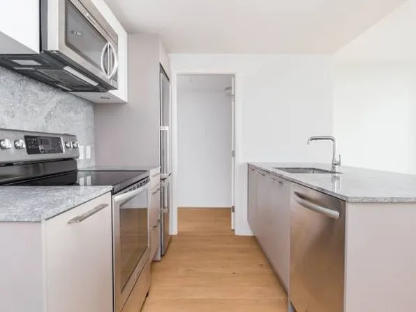 8555 Granville St #C309, Vancouver, BC V6P 0C3