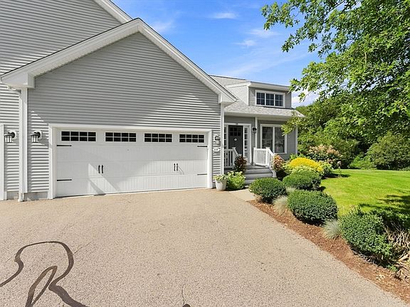 2nd image of 135 Brandywyne Ct #135