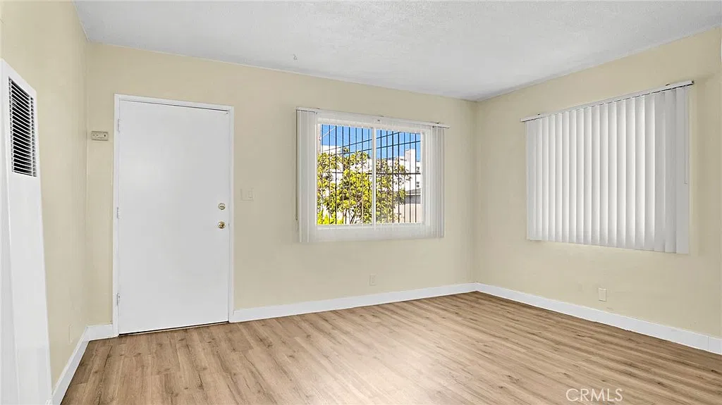 2 bed, 650 sqft, $1,900 — Photo 3