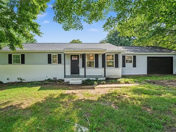 7684 Proud St, Pfafftown, NC 27040