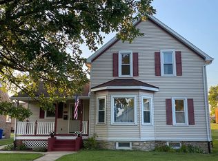 216 E 1st St, Spring Valley, IL 61362