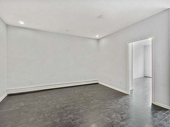 4th image of 3624 Bronx Blvd