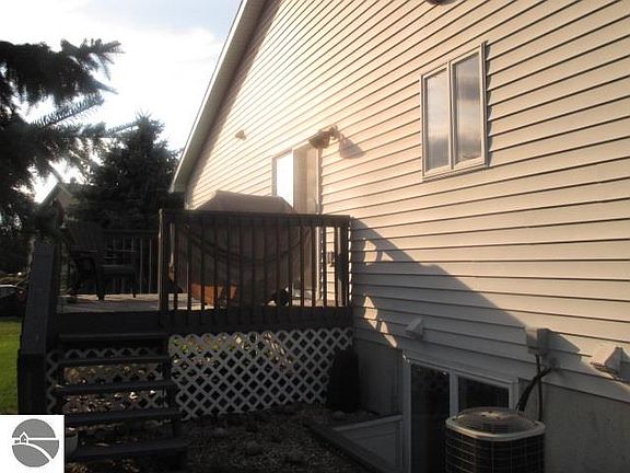 2nd image of 1016 Sweeney St