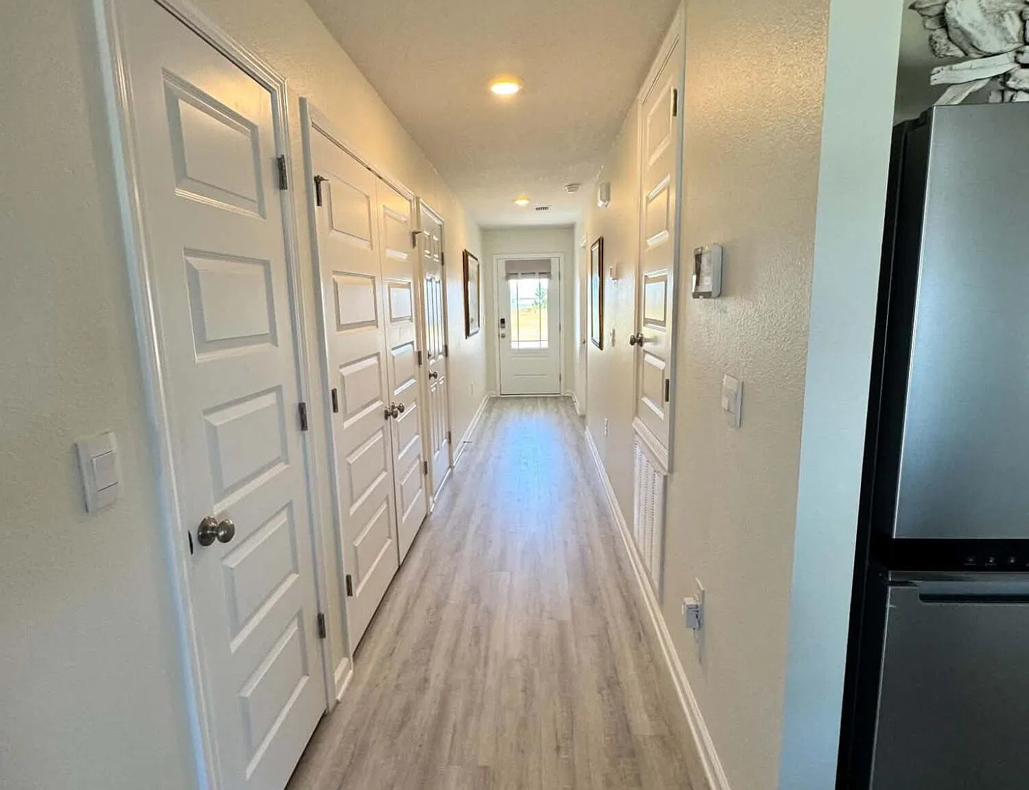 3 bed, 1270 sqft, $2,200 — Photo 4