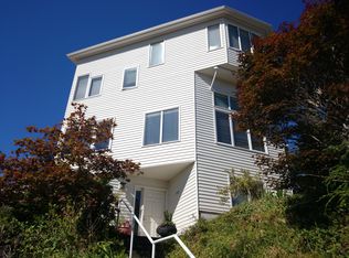 3727 34th Ave SW, Seattle, WA 98126