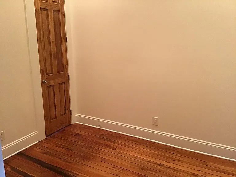 217 Broad St — Photo 7