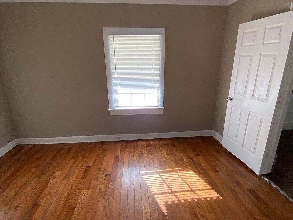 1st image of 609 N Selvidge St