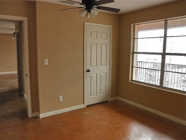 314 E Hutchison St — Photo 6