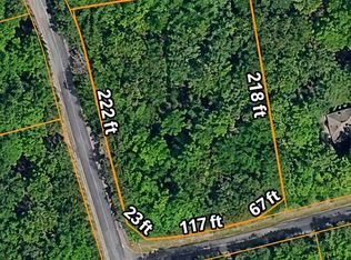 1293 S Lehigh River Dr, Gouldsboro, PA 18424