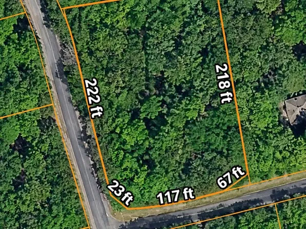 1293 S Lehigh River Dr, Gouldsboro, PA 18424