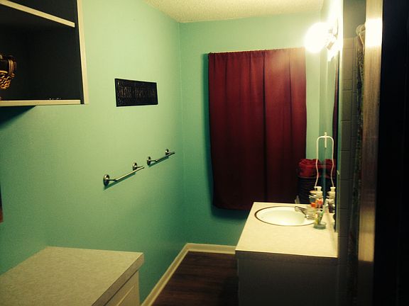 2nd image of 119 McKnight Dr
