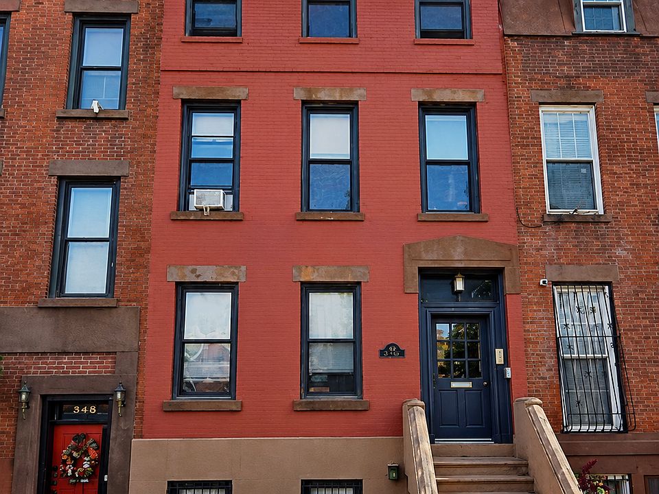 1st image of 365 Hoyt St APT 3
