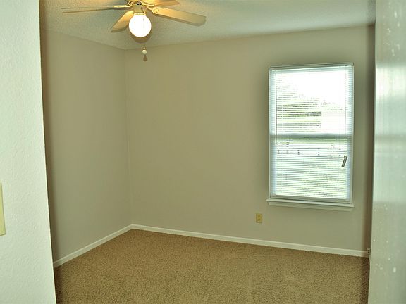 5th image of 2642 Redland Ln