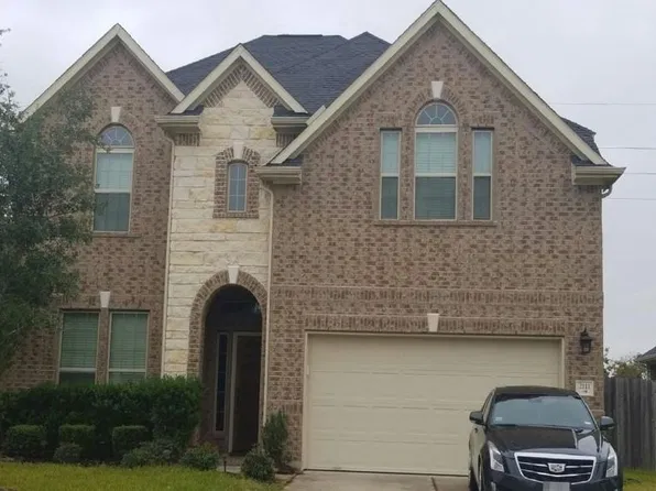 2111 Rolling Hills Dr, Pearland, TX 77581