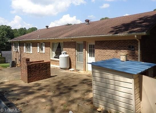 4th image of 269 Noonkester Dr W