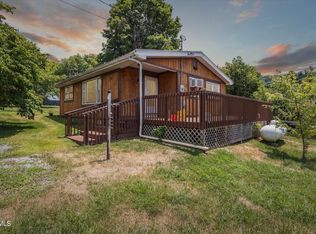 194 Autumn Chase Rd, Lebanon, VA 24266