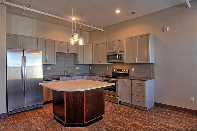 464 Main St #C — Photo 3