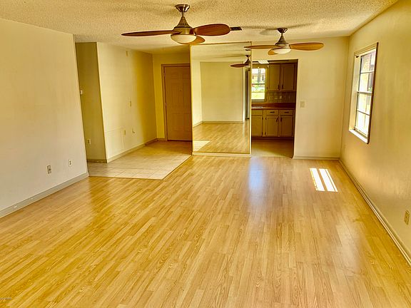 2nd image of 33 Villa Villar Ct #330