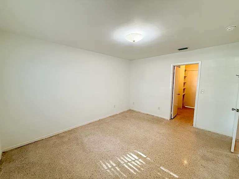 135 W Minnesota Ave #8 — Photo 14