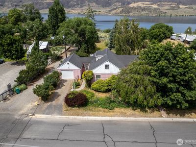 335 Sunny Drive, Electric City, WA, 99123