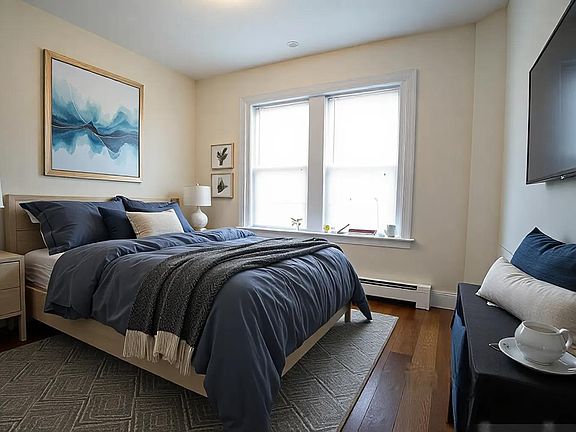 2nd image of 3 Sutherland Rd APT 2