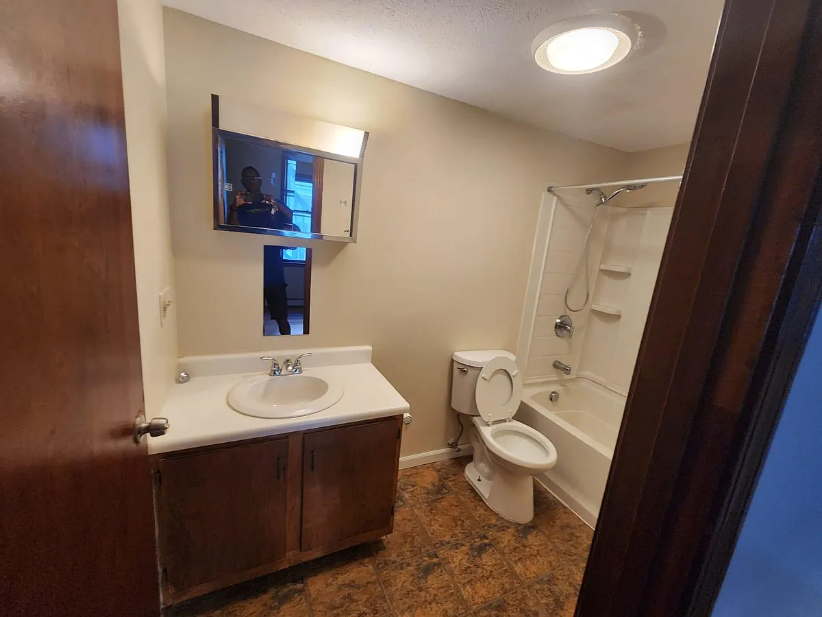 Building Photo - 62 Ash St #1A