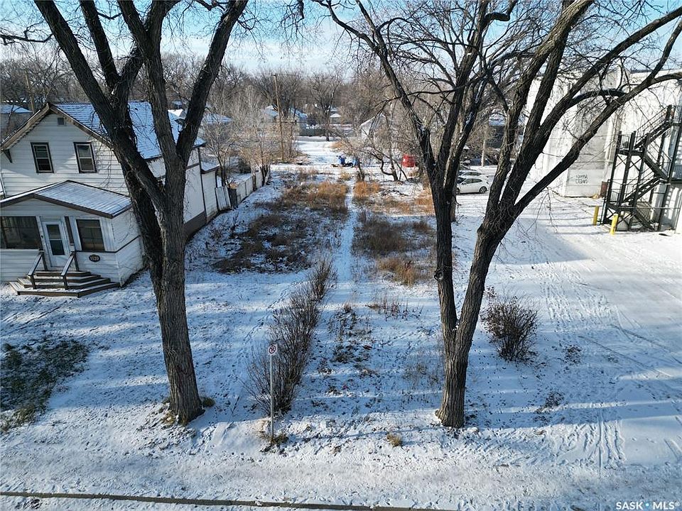 2nd image of 1108 Retallack STREET