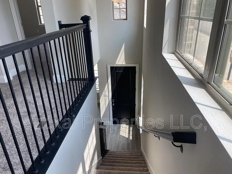801 Ponds Edge Ln — Photo 25