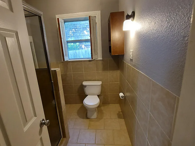1704 E Chaffin St — Photo 9