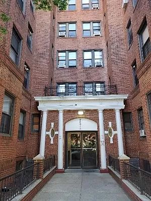2nd image of 909 E 29th St APT 5D