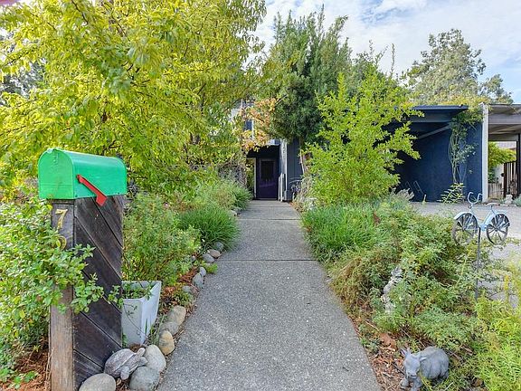 3rd image of 722 Barcelona Ave