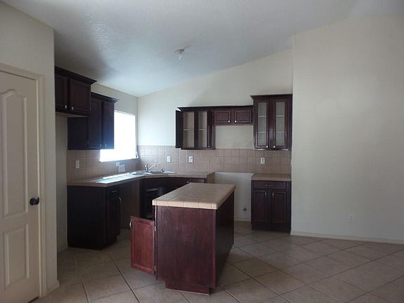 4th image of 14416 Jacinto Ramos Ave