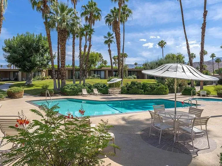 other smaller pool near condo...there many pools in the complex