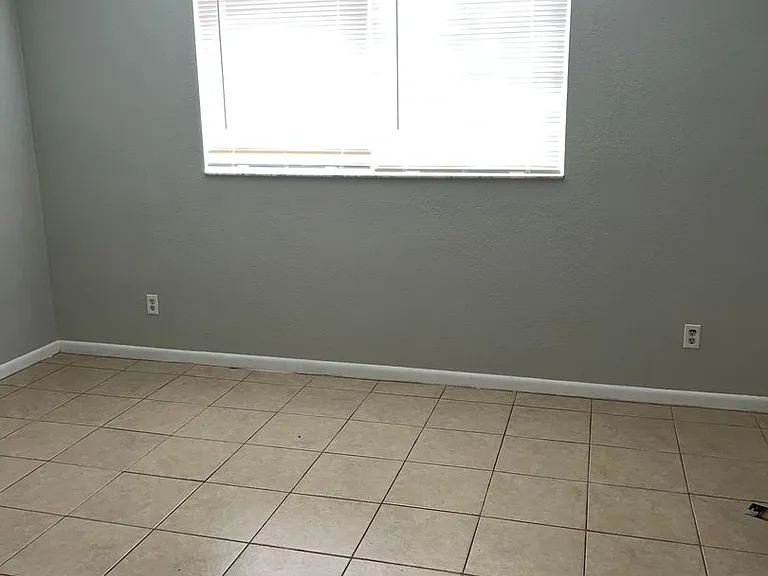 1412 SE 8th Ter — Photo 5