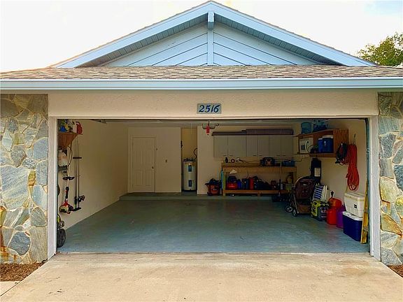 3rd image of 2516 W Burr Oak Ct