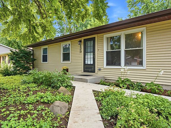 2nd image of 129 Dolores St