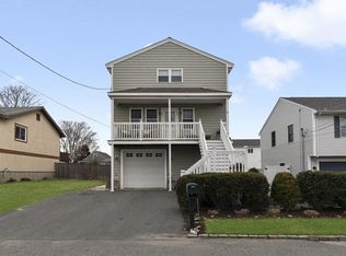 53 Osborne St, New Bedford, MA 02740