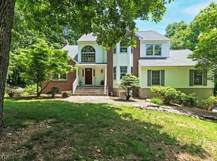 4 Indian Run Rd, Long Valley, NJ 07853