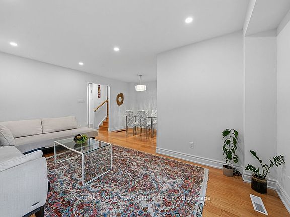 5th image of 15 Clematis Rd