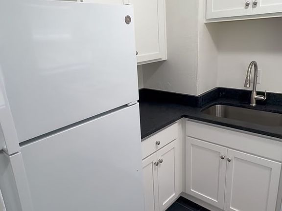 3rd image of 2909 Wade Ave