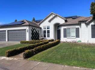 1915 E Fairmont Ave, Clovis, CA 93611