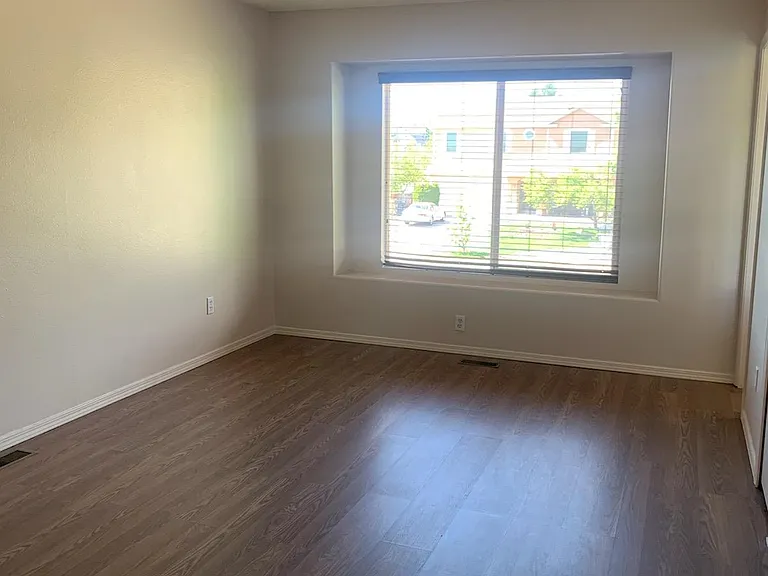 1330 Eastmeadow Ct — Photo 12