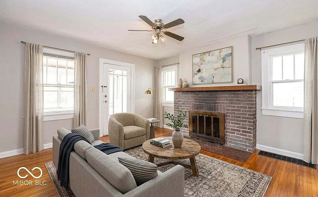 3 bed, 1.0 bath, 947 sqft, $1,695 — Photo 3