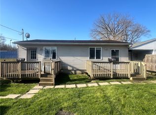 118 S Main St, Houston, PA 15342