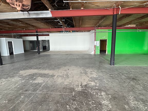 3rd image of 3144 W Carroll Ave