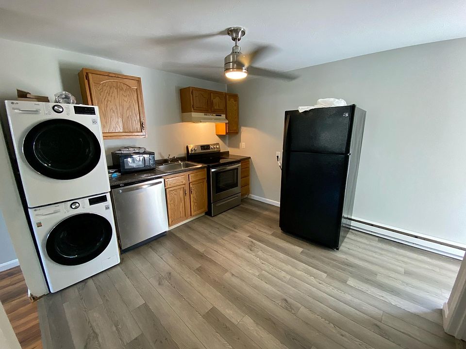 1st image of 972 Bedford St #3