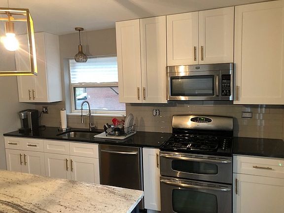 5th image of 1401 S Karlov Ave