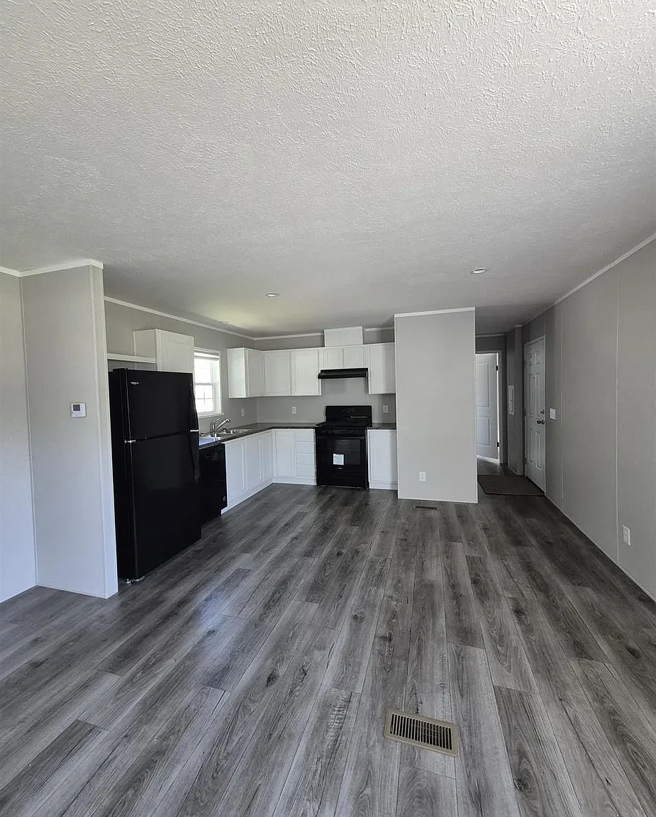 2 bed, $949 — Photo 3